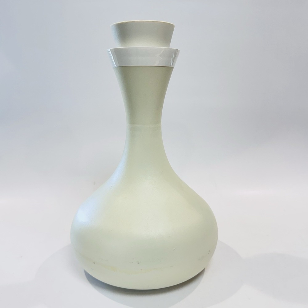 Vintage Therm Ware by David Douglas Genie Bottle Caraffe w Lid White Ivory USA